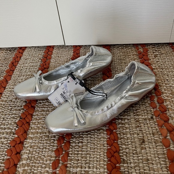 Zara metallic silver ballet flats - size 6 - NWT - Picture 3 of 6